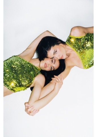 SIA ARNIKA X KHY: GLAMOUR MEETS REBELLION